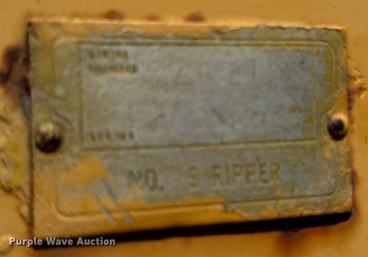 image for item EH4366 1973 Caterpillar D9G dozer