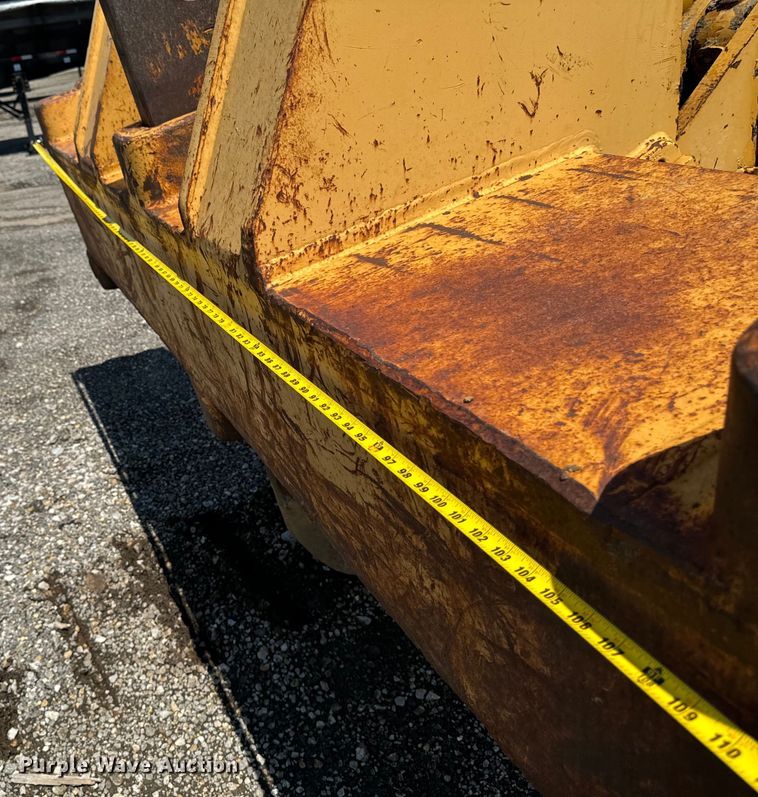 image for item EH4366 1973 Caterpillar D9G dozer