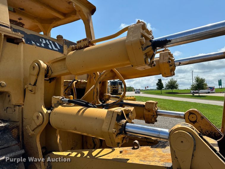 image for item EH4366 1973 Caterpillar D9G dozer