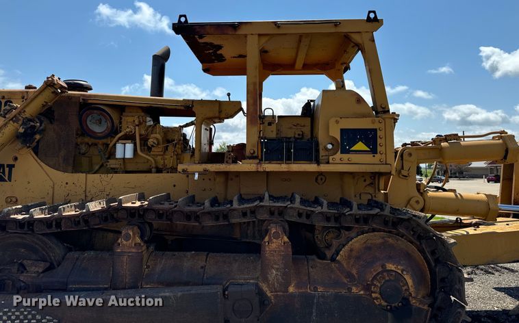 image for item EH4366 1973 Caterpillar D9G dozer