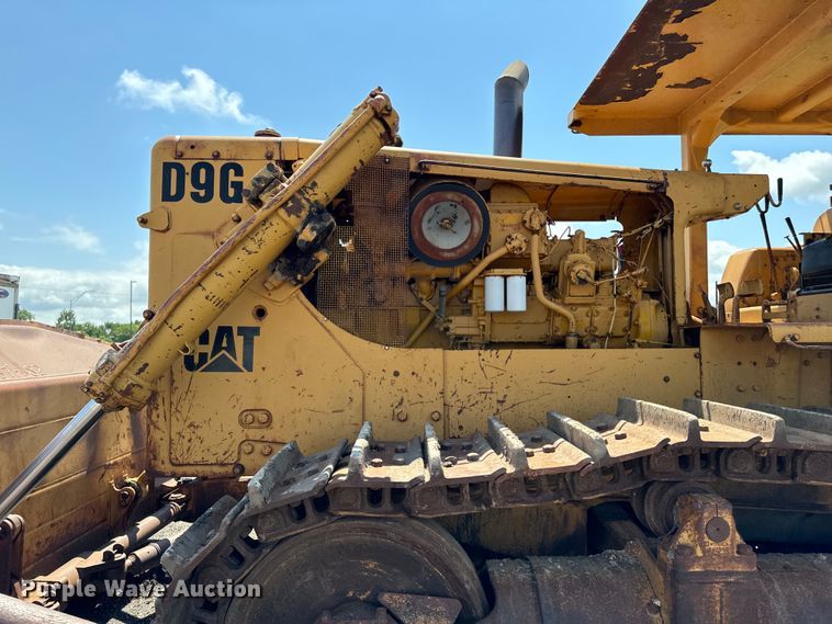 image for item EH4366 1973 Caterpillar D9G dozer