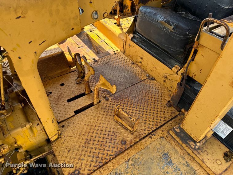 image for item EH4366 1973 Caterpillar D9G dozer