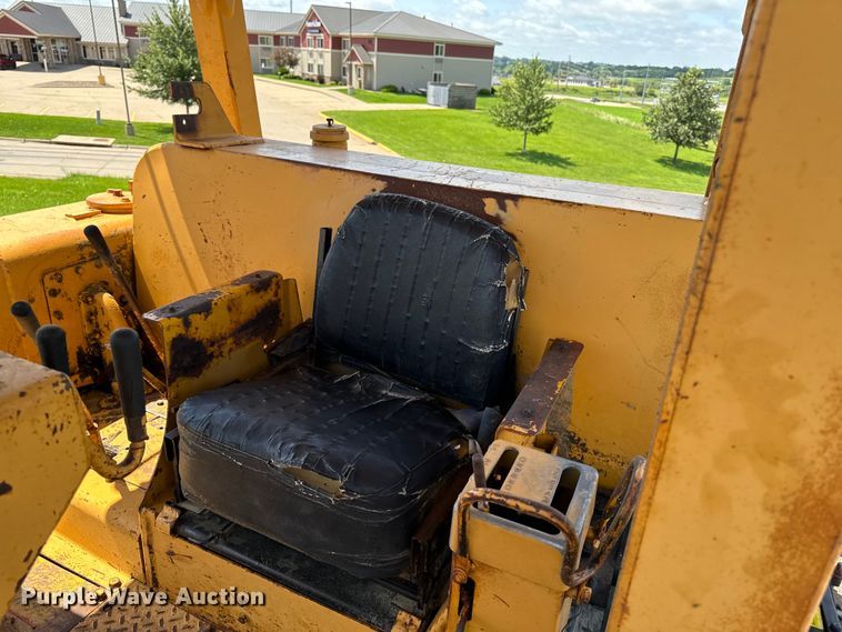 image for item EH4366 1973 Caterpillar D9G dozer