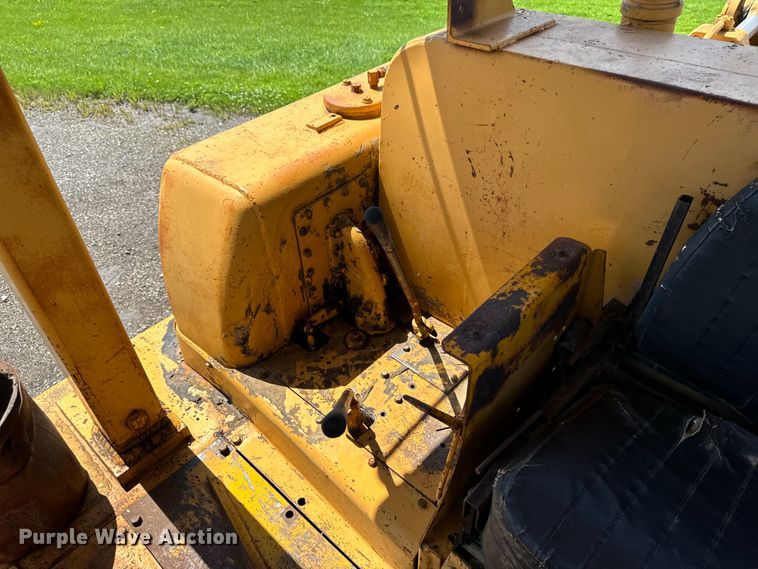 image for item EH4366 1973 Caterpillar D9G dozer