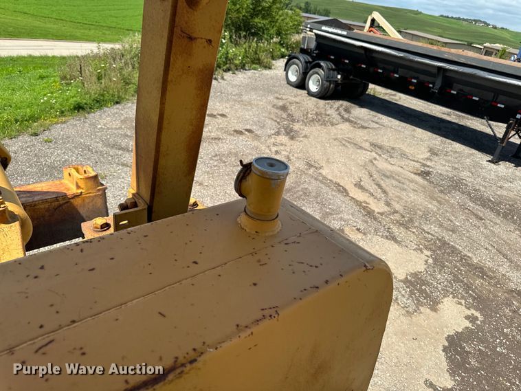 image for item EH4366 1973 Caterpillar D9G dozer