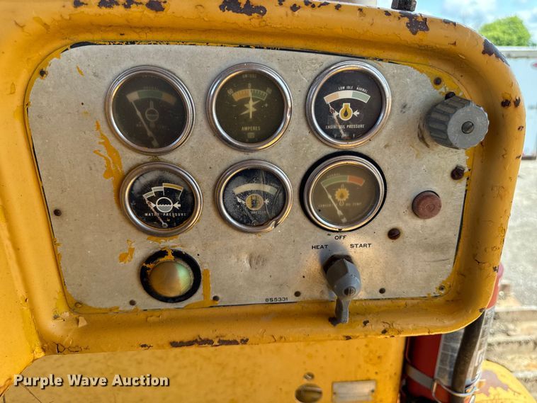 image for item EH4366 1973 Caterpillar D9G dozer