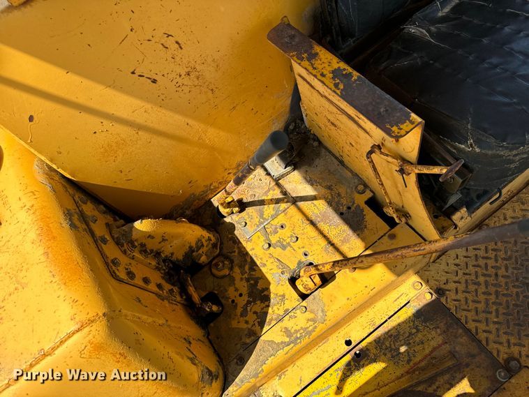 image for item EH4366 1973 Caterpillar D9G dozer