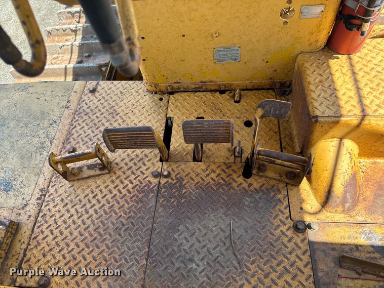 image for item EH4366 1973 Caterpillar D9G dozer