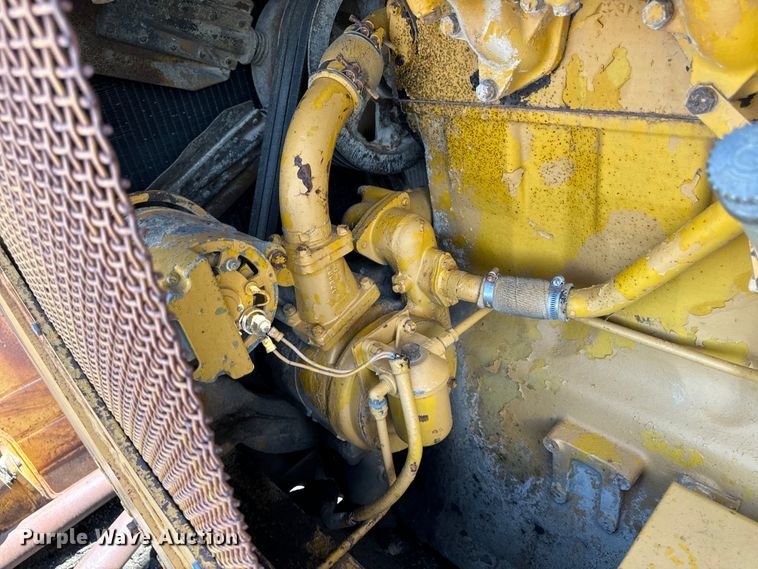 image for item EH4366 1973 Caterpillar D9G dozer