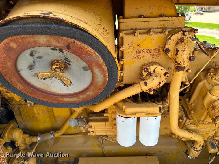 image for item EH4366 1973 Caterpillar D9G dozer