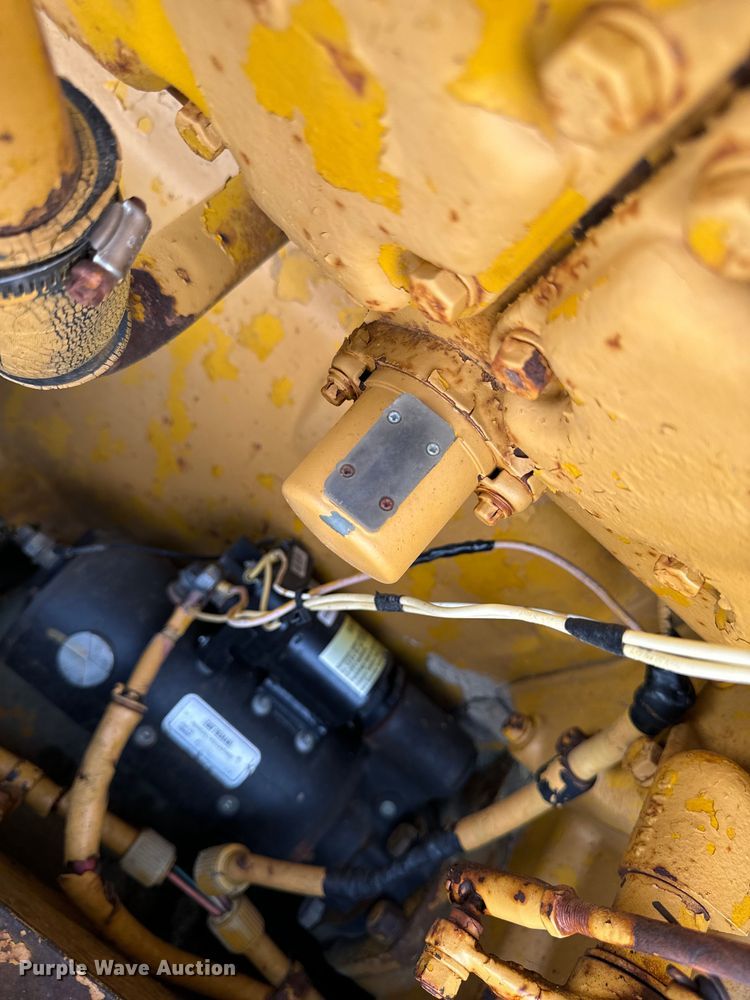 image for item EH4366 1973 Caterpillar D9G dozer