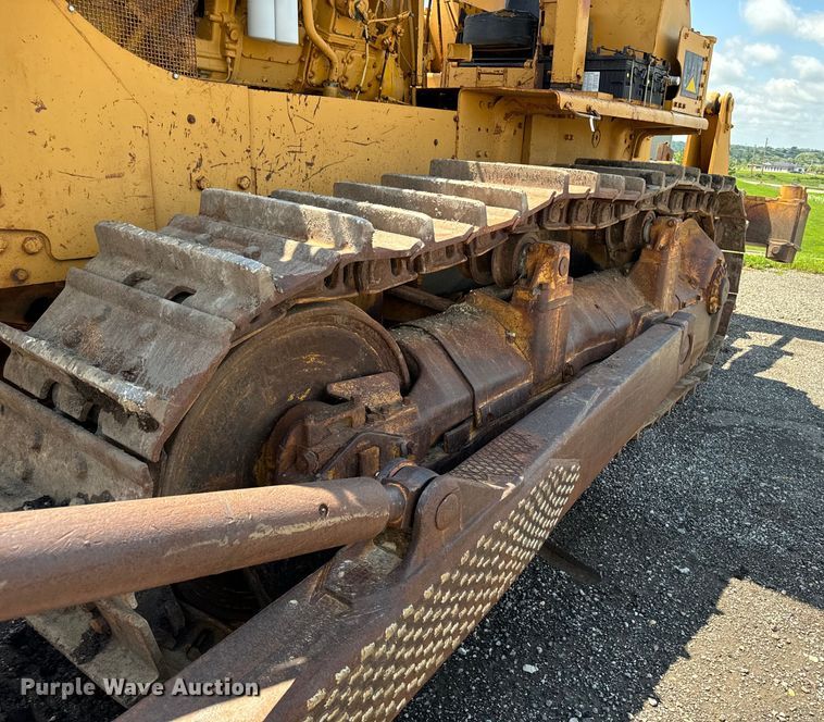 image for item EH4366 1973 Caterpillar D9G dozer