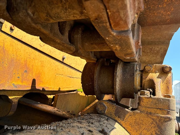 image for item EH4366 1973 Caterpillar D9G dozer