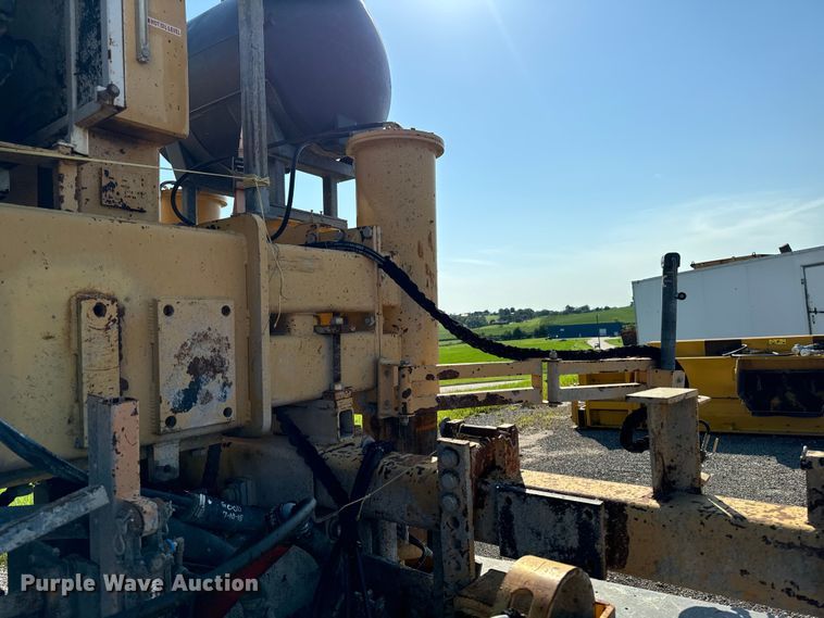 image for item EH4368 HEM 8-16 slip form paver