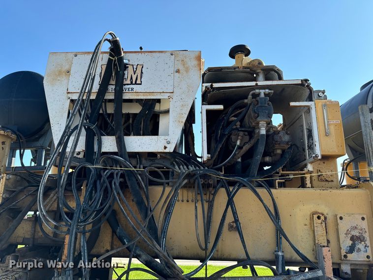 image for item EH4368 HEM 8-16 slip form paver