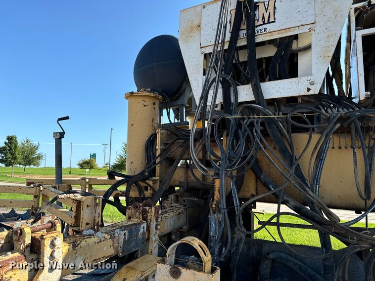 image for item EH4368 HEM 8-16 slip form paver