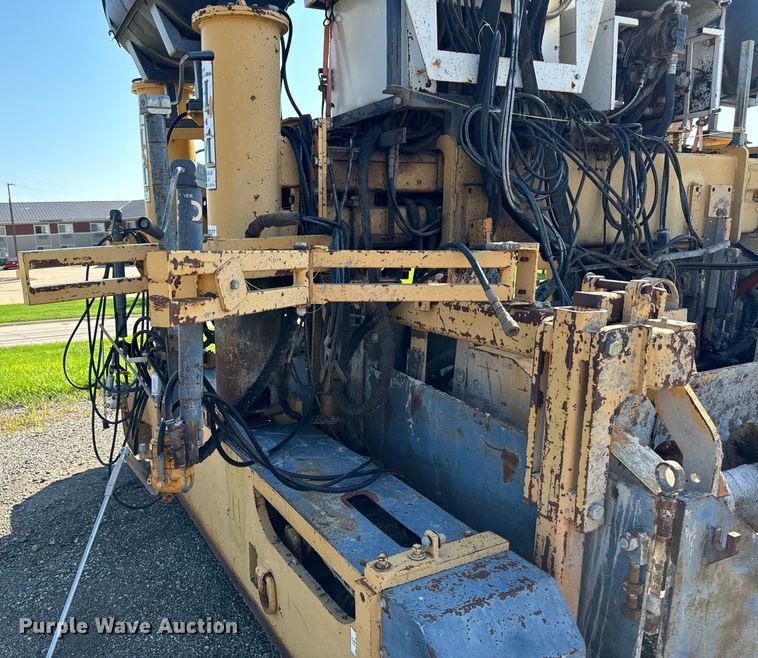 image for item EH4368 HEM 8-16 slip form paver