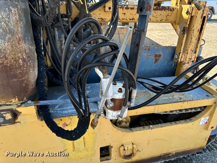 image for item EH4368 HEM 8-16 slip form paver