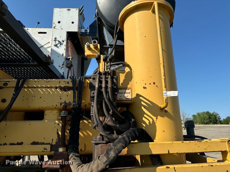 image for item EH4368 HEM 8-16 slip form paver