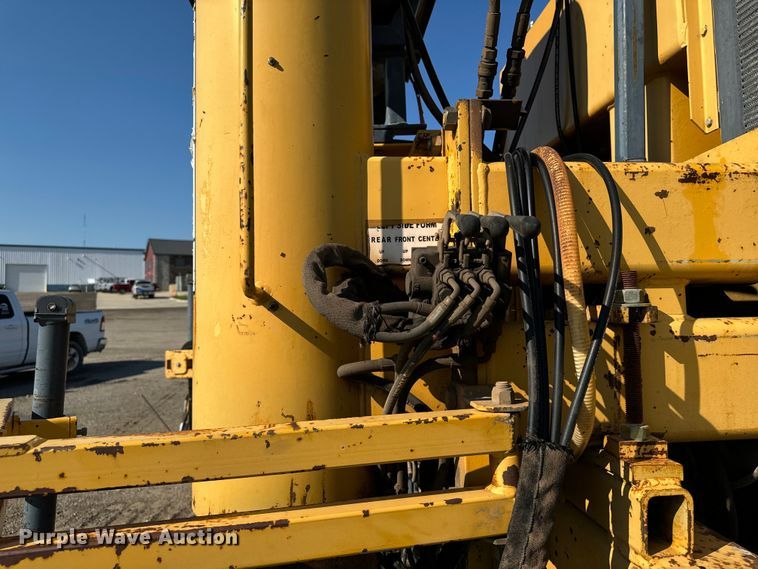 image for item EH4368 HEM 8-16 slip form paver