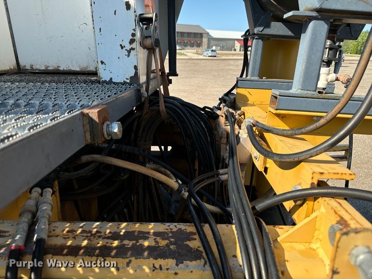 image for item EH4368 HEM 8-16 slip form paver