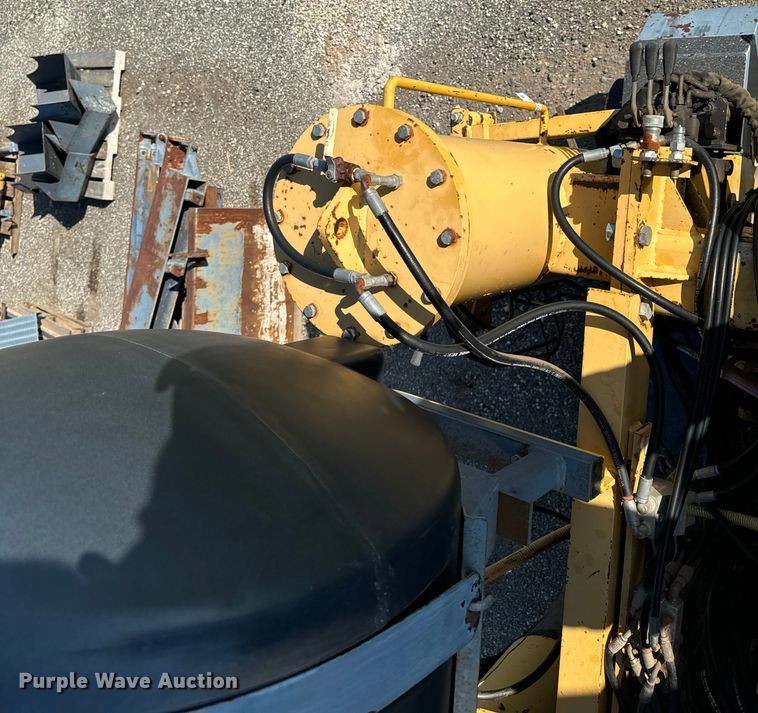 image for item EH4368 HEM 8-16 slip form paver