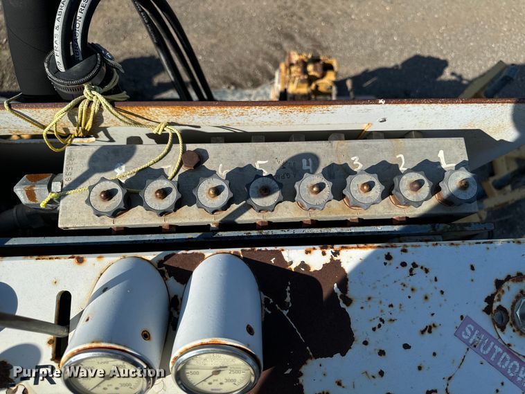 image for item EH4368 HEM 8-16 slip form paver