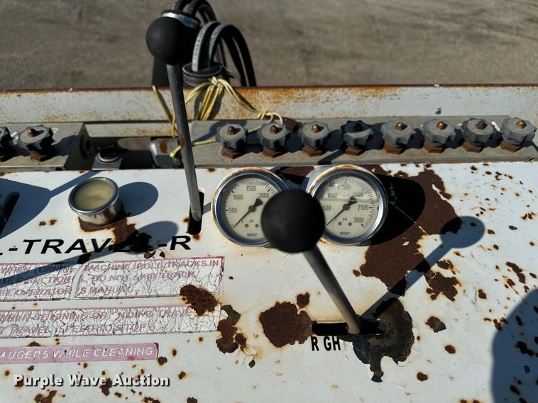 image for item EH4368 HEM 8-16 slip form paver