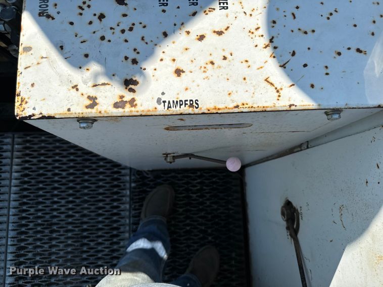 image for item EH4368 HEM 8-16 slip form paver