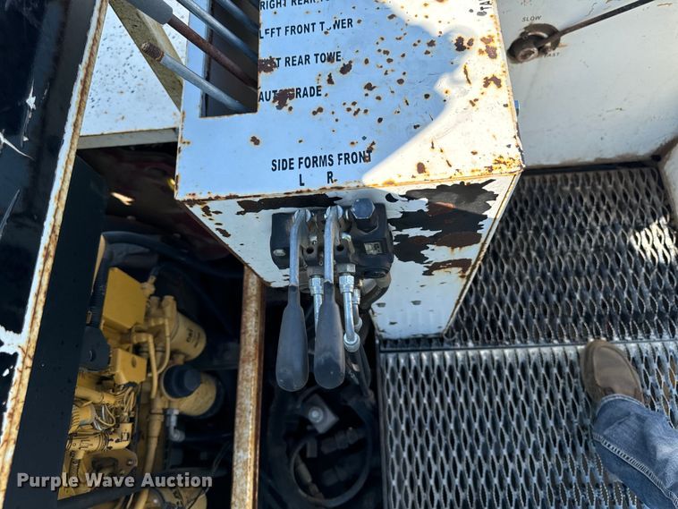 image for item EH4368 HEM 8-16 slip form paver