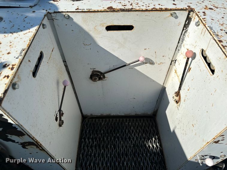 image for item EH4368 HEM 8-16 slip form paver