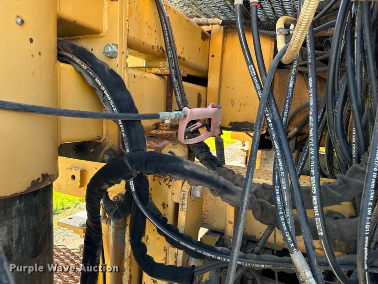 image for item EH4368 HEM 8-16 slip form paver