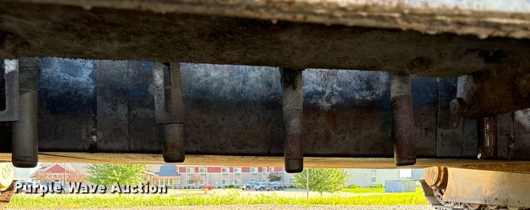 image for item EH4368 HEM 8-16 slip form paver