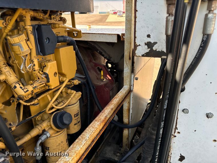 image for item EH4368 HEM 8-16 slip form paver