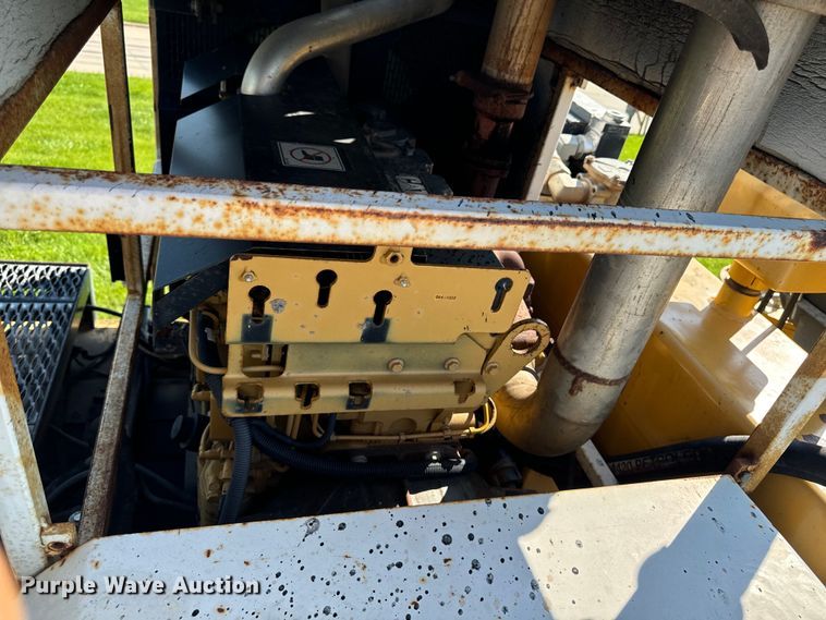 image for item EH4368 HEM 8-16 slip form paver