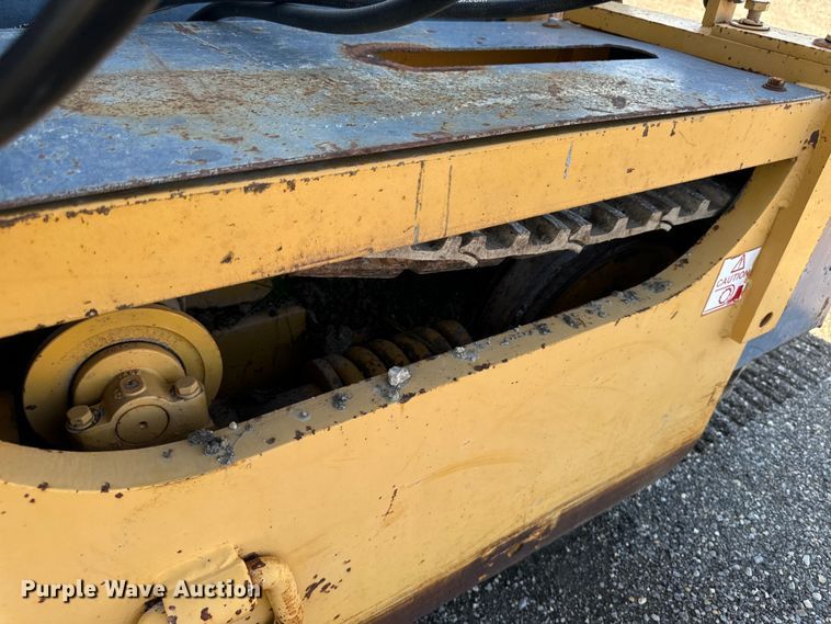 image for item EH4368 HEM 8-16 slip form paver