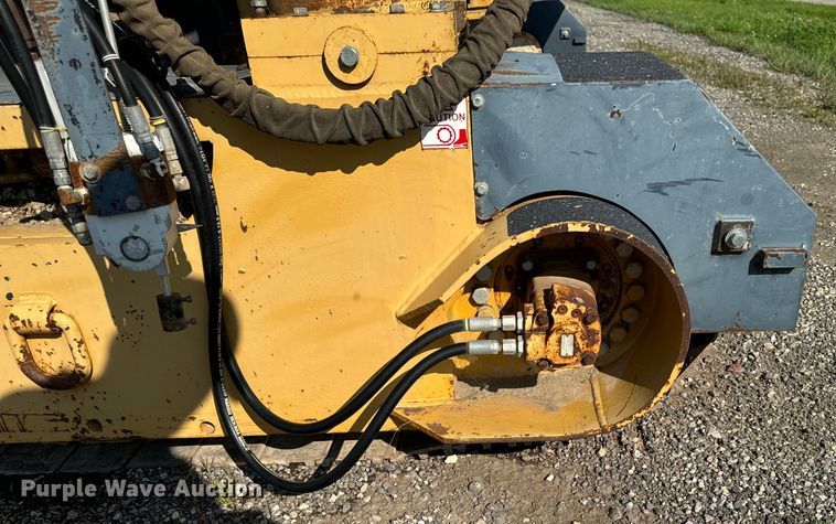 image for item EH4368 HEM 8-16 slip form paver