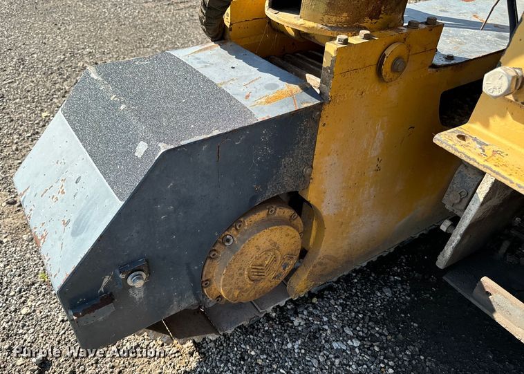 image for item EH4368 HEM 8-16 slip form paver