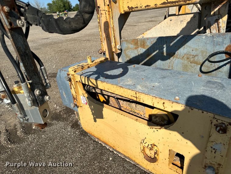 image for item EH4368 HEM 8-16 slip form paver