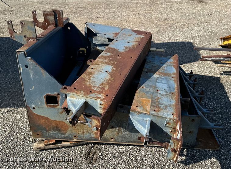 image for item EH4368 HEM 8-16 slip form paver