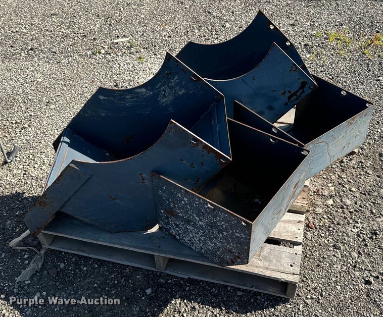 image for item EH4368 HEM 8-16 slip form paver