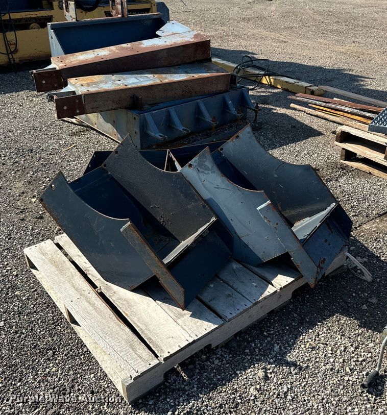 image for item EH4368 HEM 8-16 slip form paver