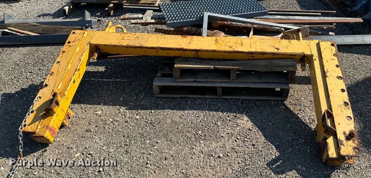 image for item EH4368 HEM 8-16 slip form paver