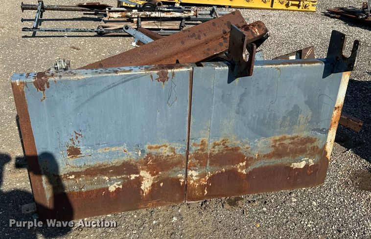 image for item EH4368 HEM 8-16 slip form paver