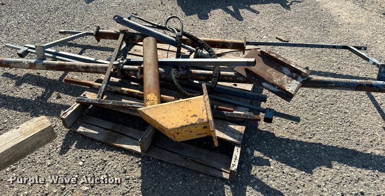 image for item EH4368 HEM 8-16 slip form paver