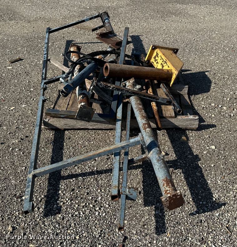 image for item EH4368 HEM 8-16 slip form paver