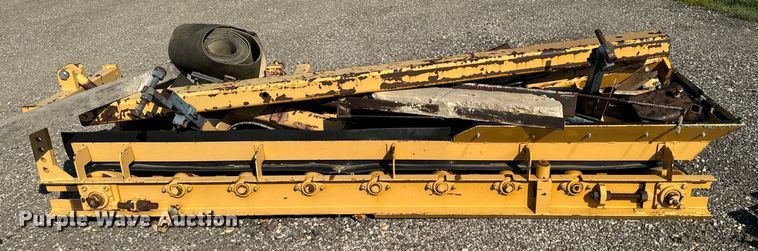 image for item EH4368 HEM 8-16 slip form paver