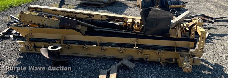 image for item EH4368 HEM 8-16 slip form paver