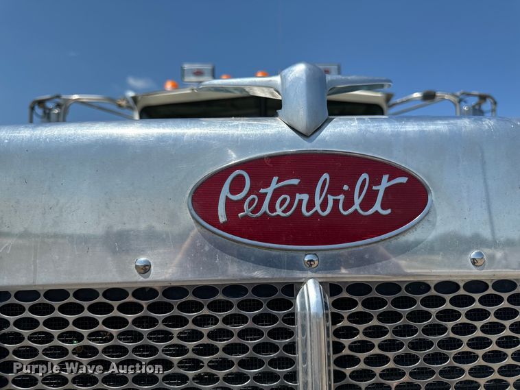 image for item EH4369 2013 Peterbilt 388 semi truck