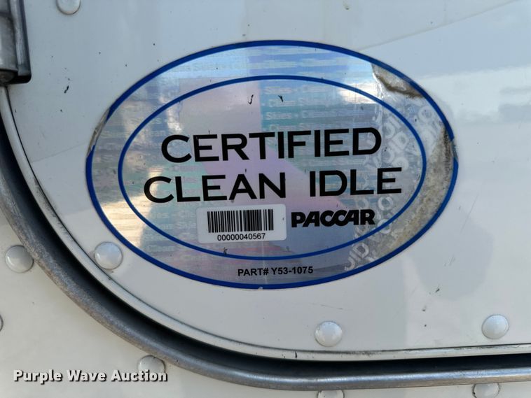 image for item EH4369 2013 Peterbilt 388 semi truck